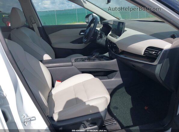 5N1BT3CB2RC677203 2024 NISSAN ROGUE White Սալոնի դիմացի տեսք