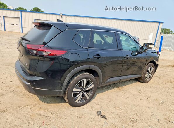 5N1BT3CB2TC699807 2026 NISSAN ROGUE Черный Задняя правая четверть