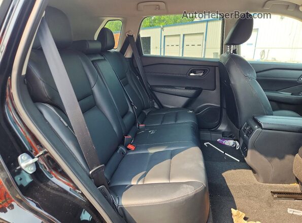 5N1BT3CB2TC699807 2026 NISSAN ROGUE Черный Вид задней части салона
