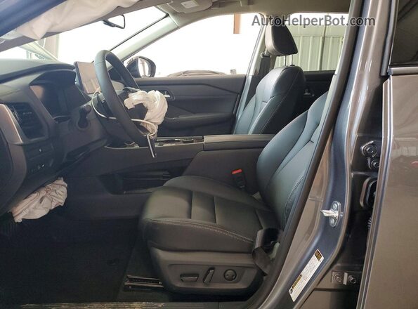 5N1BT3CB3TC839427 2026 NISSAN ROGUE Серый Вид салона спереди