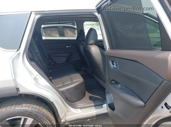 5N1BT3CB6PC741367 2023 NISSAN ROGUE Silver Widok naklejki z numerem VIN