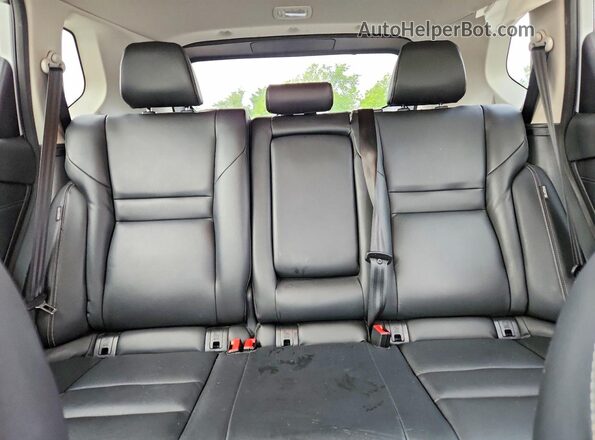 5N1BT3CB6RC723874 2024 NISSAN ROGUE White Widok tylnych siedzeń