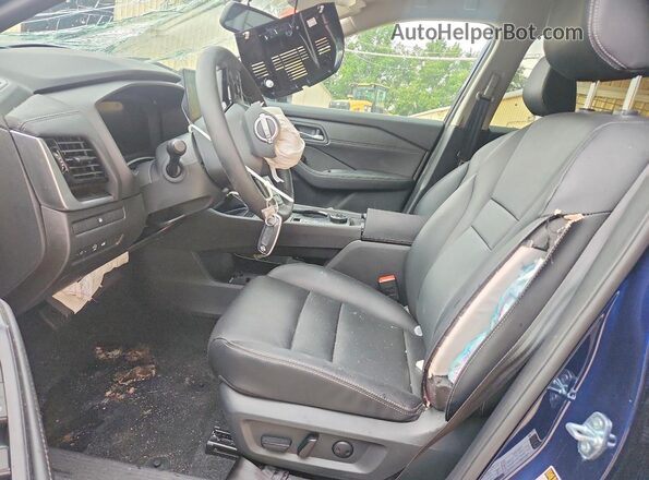5N1BT3CB7TC770029 2026 NISSAN ROGUE Синий Вид салона спереди