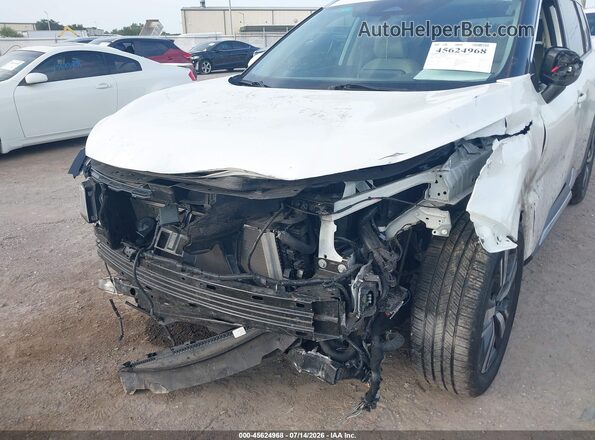 5N1BT3CB8PC801651 2023 NISSAN ROGUE Белый Вид спереди