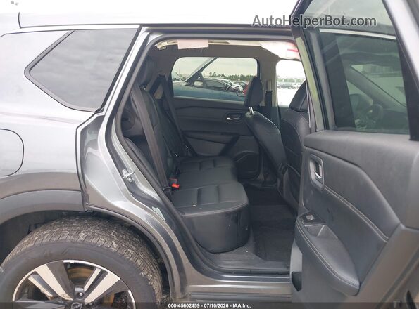 5N1BT3CB8TC688438 2026 NISSAN ROGUE Gray VIN კოდის სტიკერის ხედი