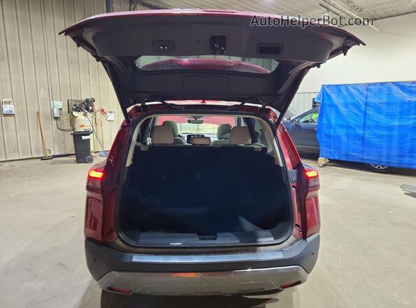 5N1BT3CBXPC742263 2023 NISSAN ROGUE Red Widok z tyłu