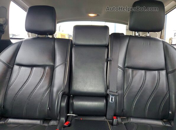 5N1DL0MM9KC563955 2019 INFINITI QX60 White Rear seats view