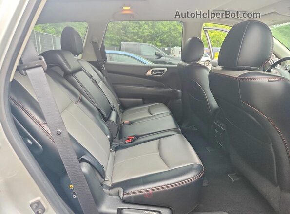 5N1DR2CM2LC611289 2020 NISSAN PATHFINDER Серебряный Вид задней части салона