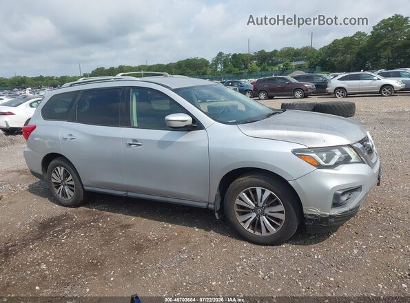 5N1DR2MM1HC606509 2017 NISSAN PATHFINDER Серебряный Вид задней части салона