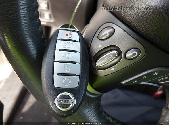5N1DR2MM1HC691674 2017 NISSAN PATHFINDER Серебряный Вид панели приборов