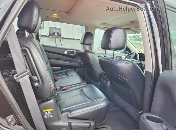 5N1DR2MM1JC619718 2018 NISSAN PATHFINDER Black Rear interior view