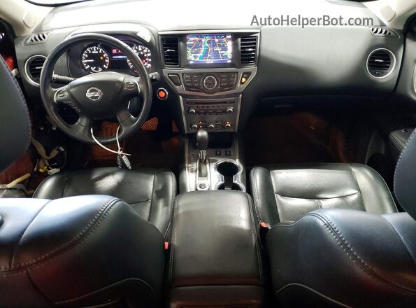 5N1DR2MM2HC613307 2017 NISSAN PATHFINDER Red Widok deski rozdzielczej