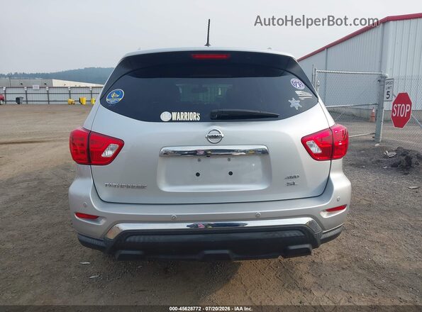 5N1DR2MM2JC611997 2018 NISSAN PATHFINDER Silver 