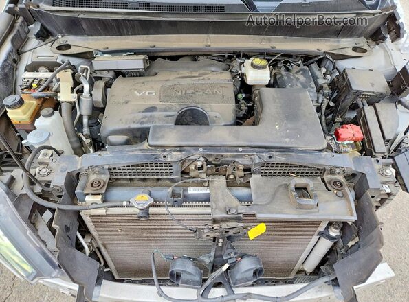 5N1DR2MM2JC670788 2018 NISSAN PATHFINDER Silver Շարժիչի բաժամունքի տեսք
