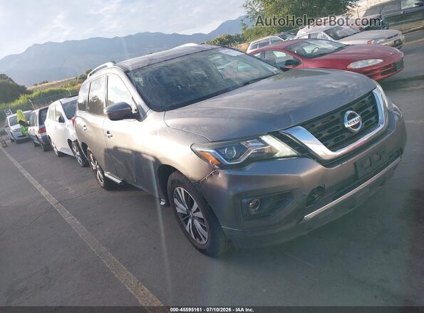 5N1DR2MM3HC606138 2017 NISSAN PATHFINDER Gray Vista interior trasera