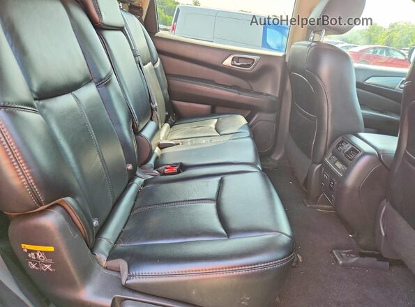 5N1DR2MM3HC694317 2017 NISSAN PATHFINDER White Вид задньої частини салону