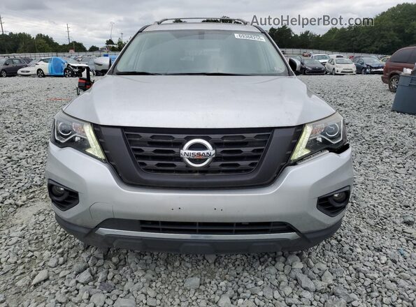 5N1DR2MM3HC905435 2017 NISSAN PATHFINDER Серебряный Вид спереди