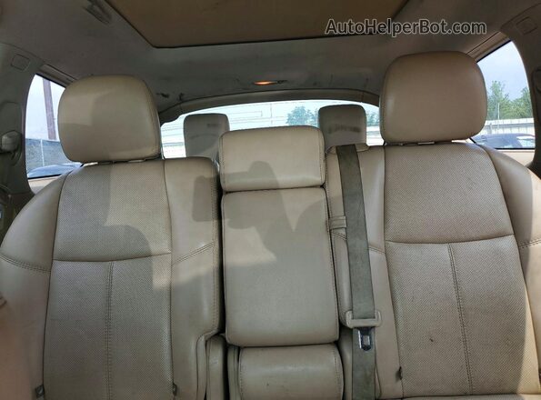 5N1DR2MM4HC600042 2017 NISSAN PATHFINDER White Widok tylnych siedzeń