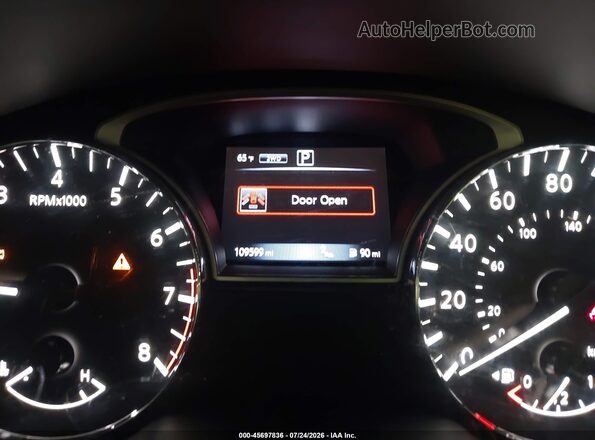 5N1DR2MM4HC621943 2017 NISSAN PATHFINDER Red 