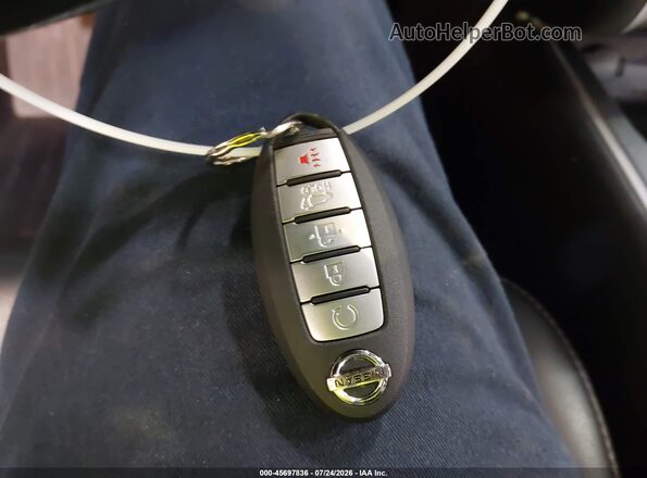 5N1DR2MM4HC621943 2017 NISSAN PATHFINDER Red Vista del salpicadero