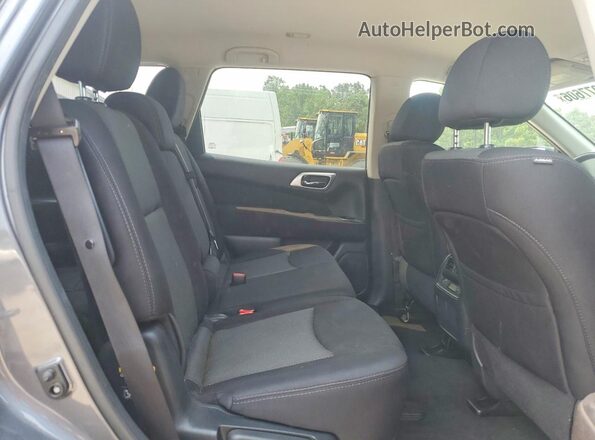 5N1DR2MM4HC636619 2017 NISSAN PATHFINDER Gray Widok tylnych siedzeń