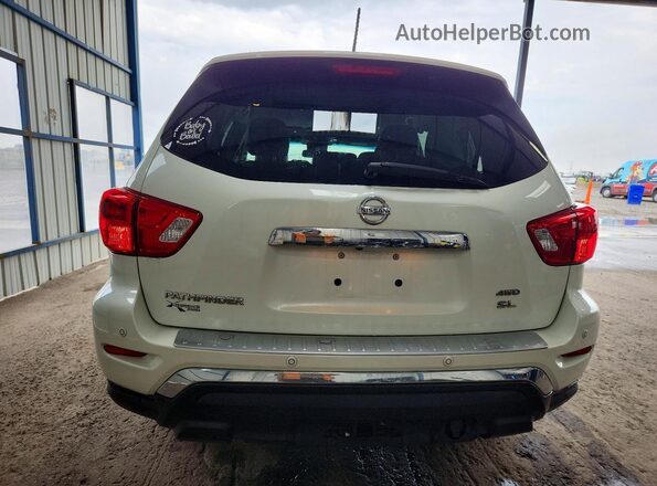 5N1DR2MM4HC638743 2017 NISSAN PATHFINDER White Widok z tyłu