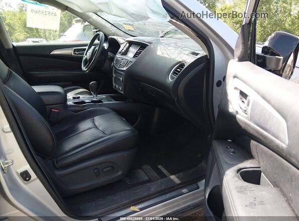 5N1DR2MM5HC906666 2017 NISSAN PATHFINDER Silver Widok wnętrza z przodu