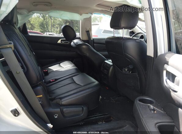 5N1DR2MM5HC906666 2017 NISSAN PATHFINDER Silver Widok naklejki z numerem VIN