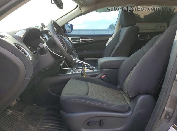 5N1DR2MM6HC639375 2017 NISSAN PATHFINDER Серый Вид салона спереди