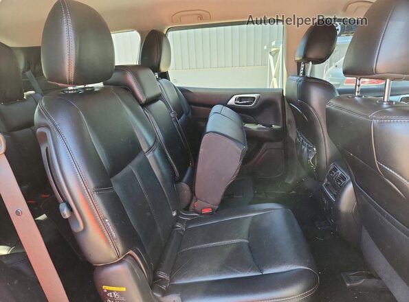 5N1DR2MM7KC630708 2019 NISSAN PATHFINDER Silver Вид задньої частини салону