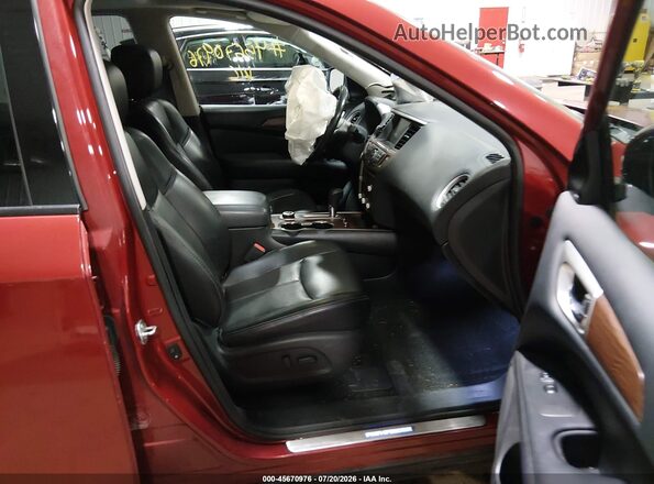5N1DR2MM8HC625039 2017 NISSAN PATHFINDER Красный Вид салона спереди