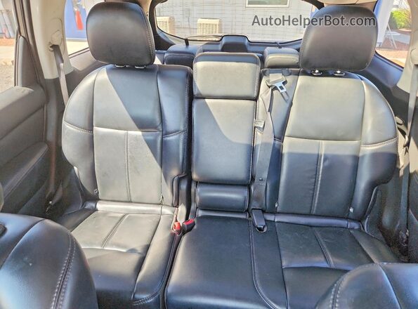 5N1DR2MM8HC910159 2017 NISSAN PATHFINDER Gray Rear seats view