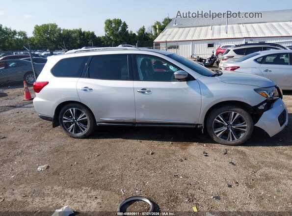 5N1DR2MMXHC631635 2017 NISSAN PATHFINDER Silver Вид задньої частини салону