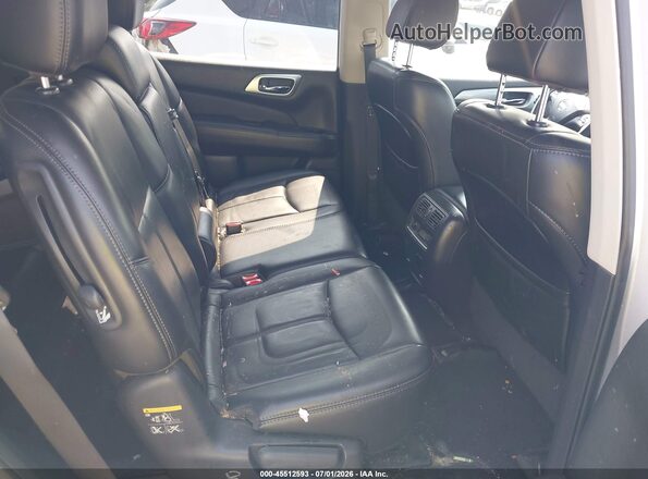 5N1DR2MMXHC632042 2017 NISSAN PATHFINDER Silver Vista de la etiqueta del VIN