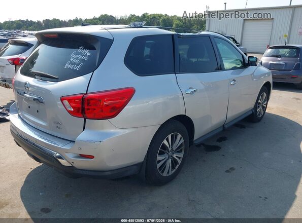 5N1DR2MMXHC632042 2017 NISSAN PATHFINDER Silver Trasero derecho