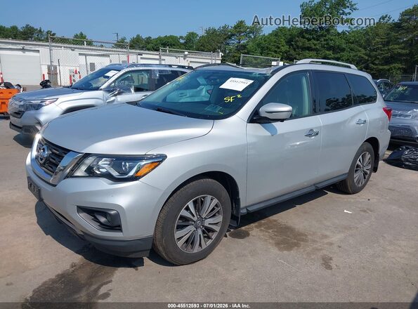 5N1DR2MMXHC632042 2017 NISSAN PATHFINDER Silver Vista tres cuartos delantera izquierda