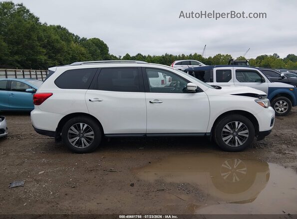 5N1DR2MMXHC671567 2017 NISSAN PATHFINDER White Vista interior trasera