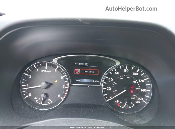 5N1DR2MMXJC649056 2018 NISSAN PATHFINDER Gray Вид задніх сидінь