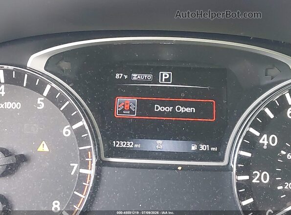 5N1DR2MMXJC649056 2018 NISSAN PATHFINDER Gray 