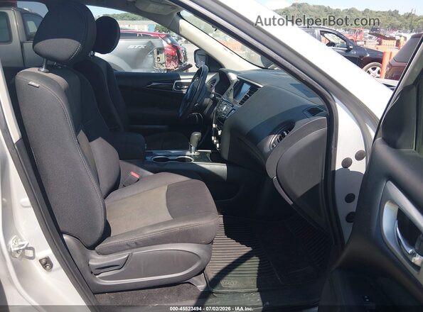 5N1DR2MN0HC683705 2017 NISSAN PATHFINDER Silver Вид салону спереду