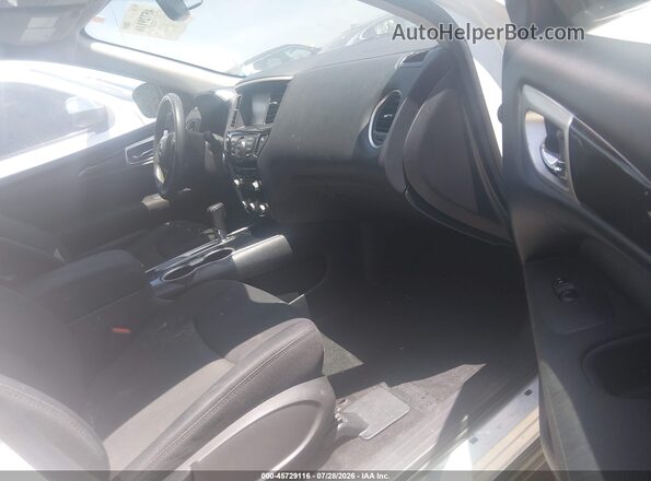 5N1DR2MN1HC626610 2017 NISSAN PATHFINDER Cream Front interior view