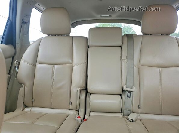 5N1DR2MN1HC627353 2017 NISSAN PATHFINDER Charcoal Widok tylnych siedzeń