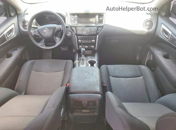 5N1DR2MN1HC672583 2017 NISSAN PATHFINDER Red Dashboard view