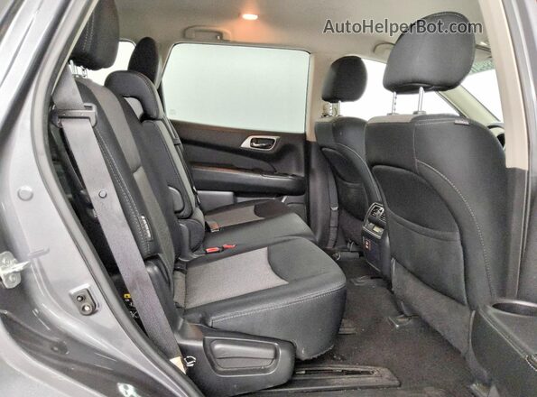 5N1DR2MN1JC621591 2018 NISSAN PATHFINDER Серебряный Вид задней части салона
