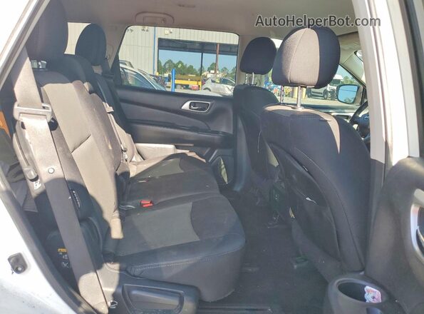 5N1DR2MN1JC668894 2018 NISSAN PATHFINDER White Vista interior trasera