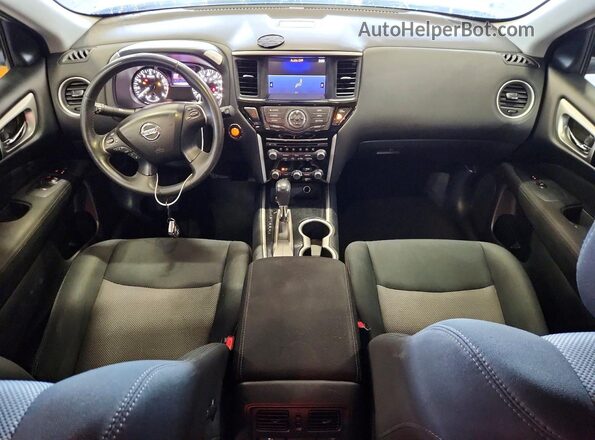5N1DR2MN2HC677775 2017 NISSAN PATHFINDER Серебряный Вид панели приборов