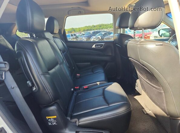5N1DR2MN3HC612904 2017 NISSAN PATHFINDER White უკანა სალონის ხედი
