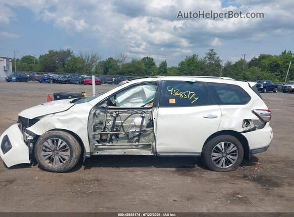5N1DR2MN4HC632403 2017 NISSAN PATHFINDER White Widok wnętrza z tyłu