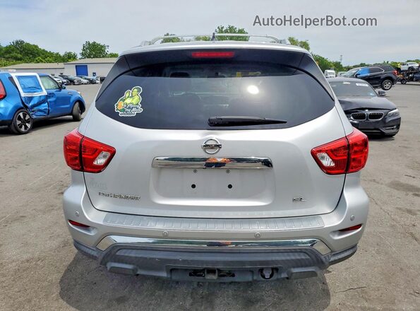 5N1DR2MN4HC640100 2017 NISSAN PATHFINDER Silver Vista trasera