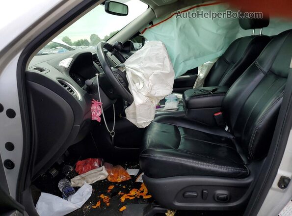 5N1DR2MN4HC640100 2017 NISSAN PATHFINDER Silver Vista interior delantera